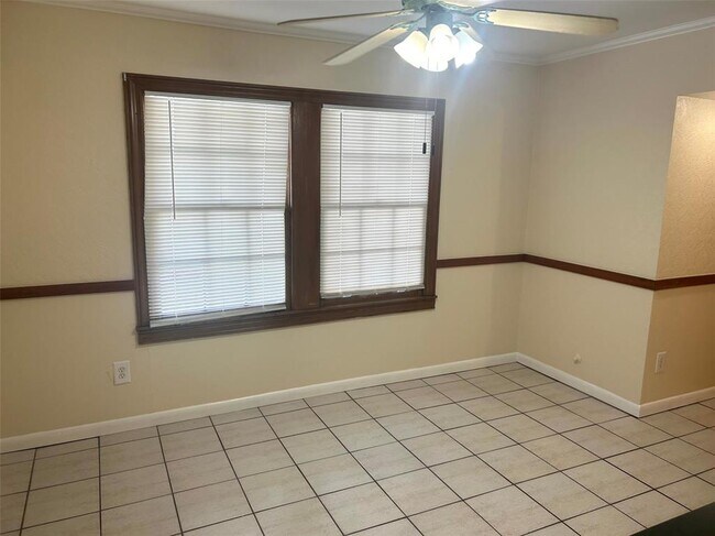 Building Photo - 415 Woodard St