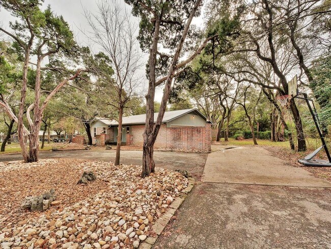 Building Photo - 5903 Burlington Ct