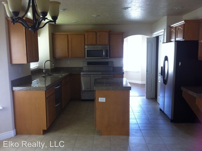 Foto del edificio - 4 br, 2 bath House - 2709 Sunnyside Avenue