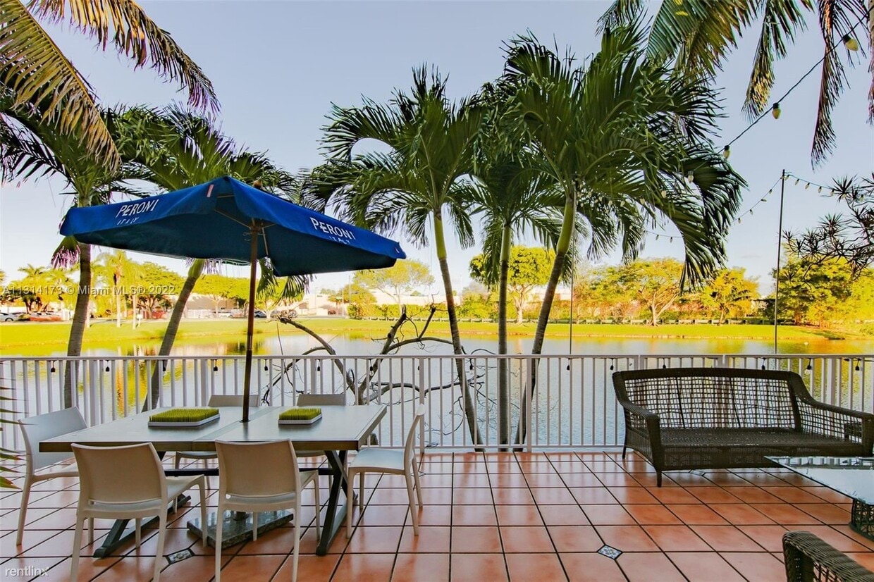 3 br, 2.5 bath House 165 NW 85th Ct House Rental in Miami, FL