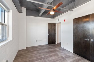 Building Photo - 1108 E 30th St