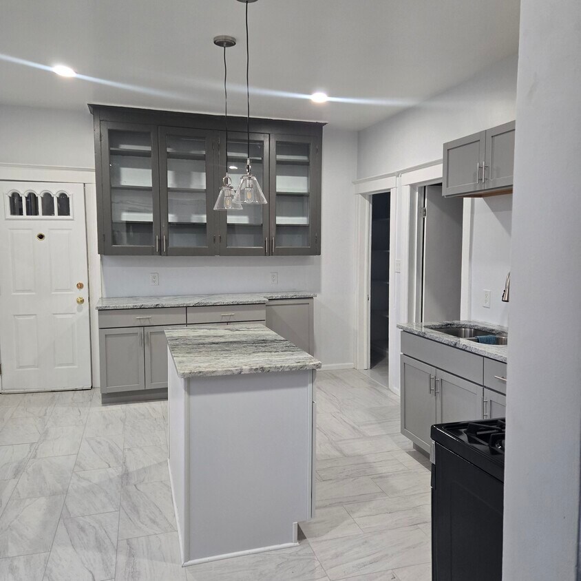 Foto principal - 4528 Van Dyke St