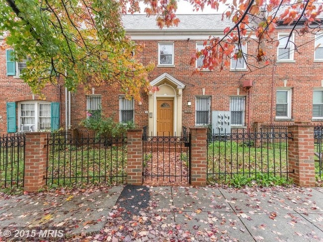 Building Photo - 1351 Bryant St NE