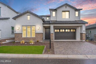 Building Photo - 21390 W Meadowbrook Ave