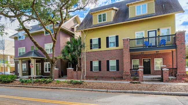 Vista de la calle Lyons Corner 2 - Lyons Corner