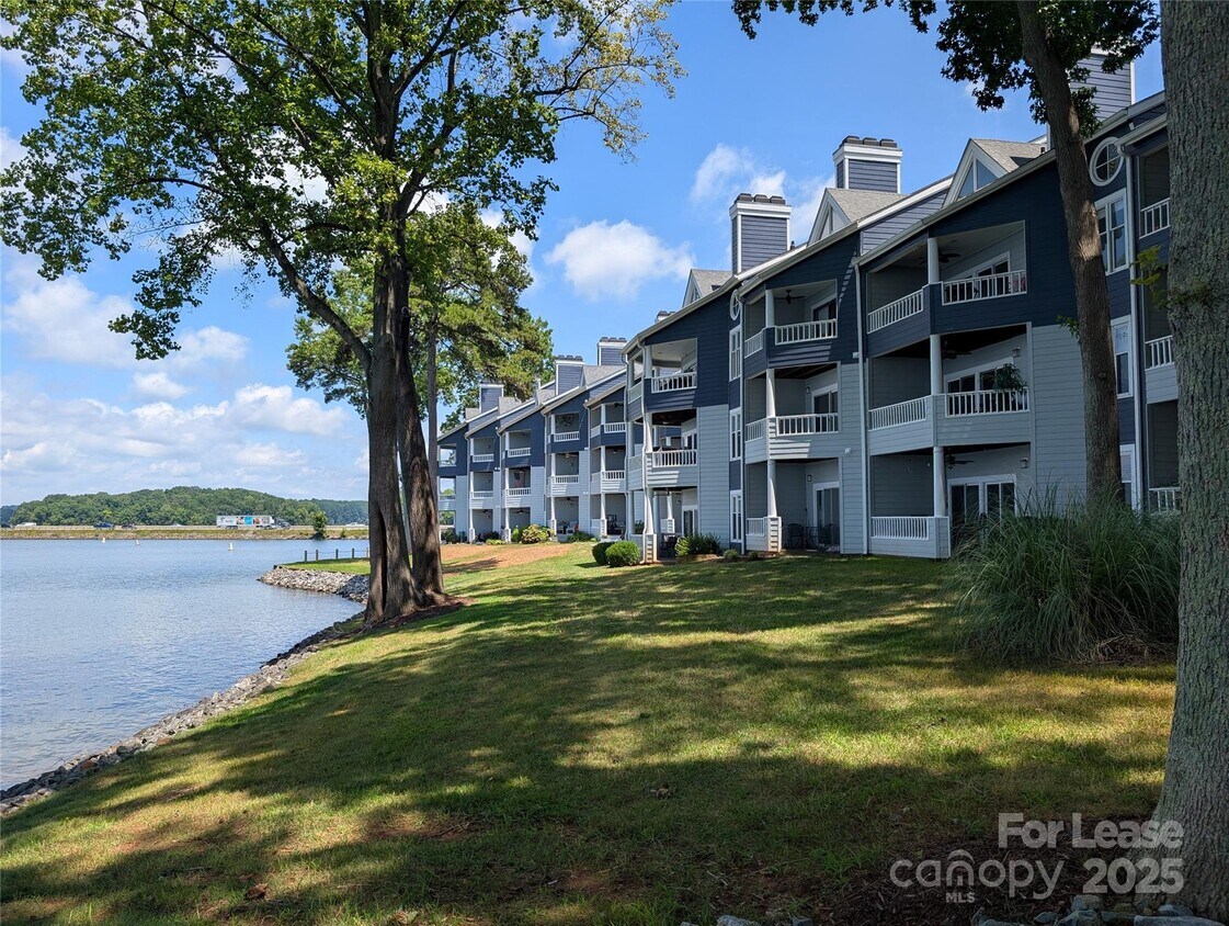 Foto principal - 350 Northwest Dr