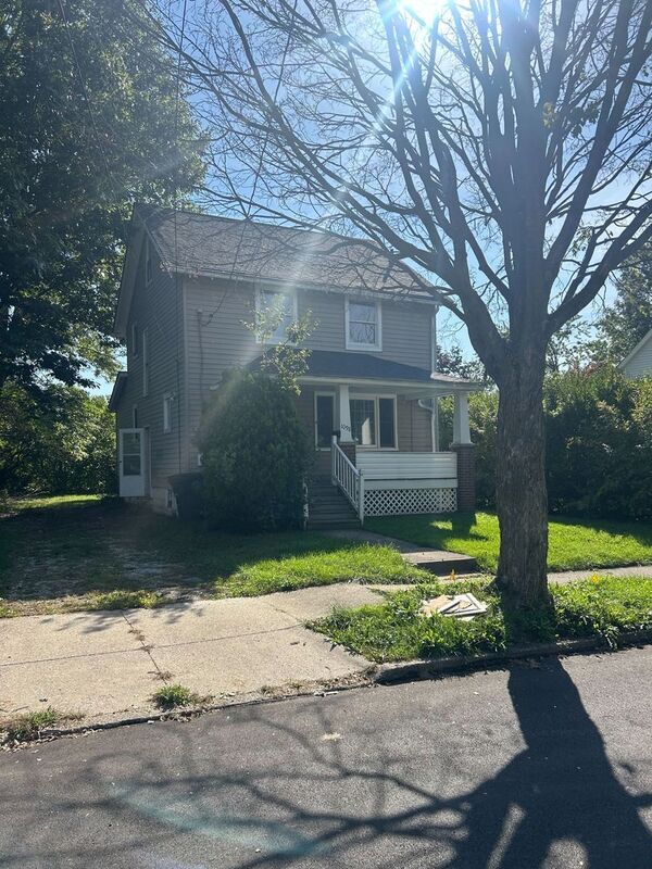 Foto principal - 1098 Wyley Ave