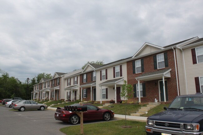 Charleston Place Apartments Christiansburg, VA