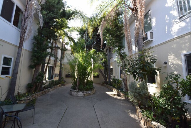 Foto del edificio - 11785 Laurelwood Dr