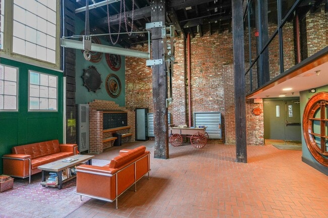 Foto del edificio - Old City Charmer Historic Building