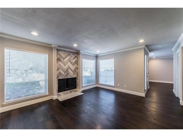 Foto del edificio - 5813 Chimney Wood Cir