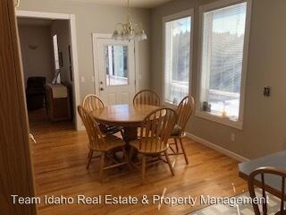 Foto del edificio - 1329 Flannigan Creek Rd