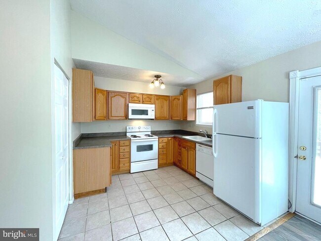 Building Photo - 2161 Freemantle Ct