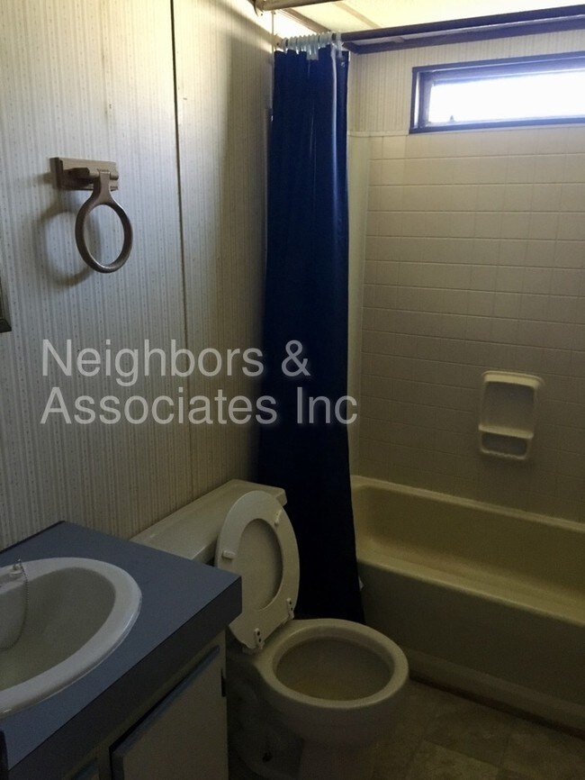 Foto del edificio - 5338 Godwin Lake Rd