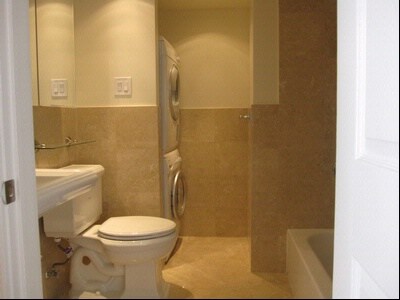 Foto principal - 327 W 16th St