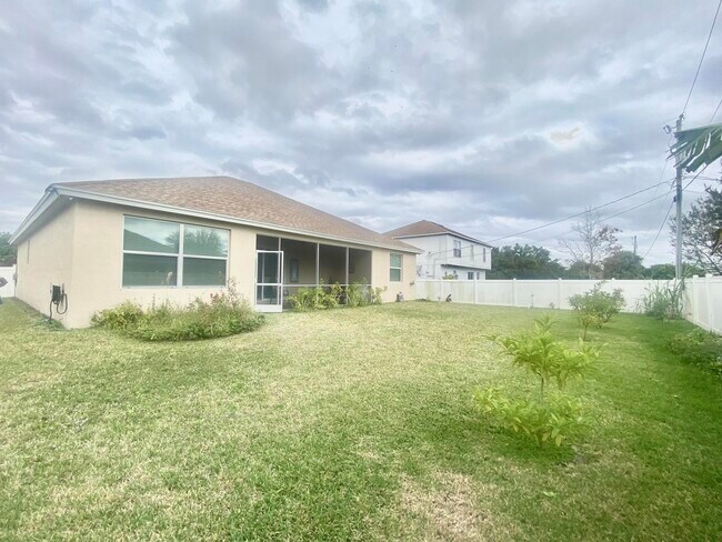 Foto del edificio - 656 SW Haas Ave