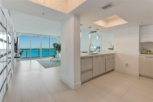 Foto del edificio - 1800 N Bayshore Dr  3707 Miami Fl 33132