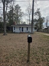 Building Photo - 615 Pine Dr