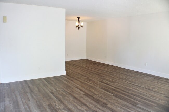 Living and Dining Room - 6808 N Half Moon Dr