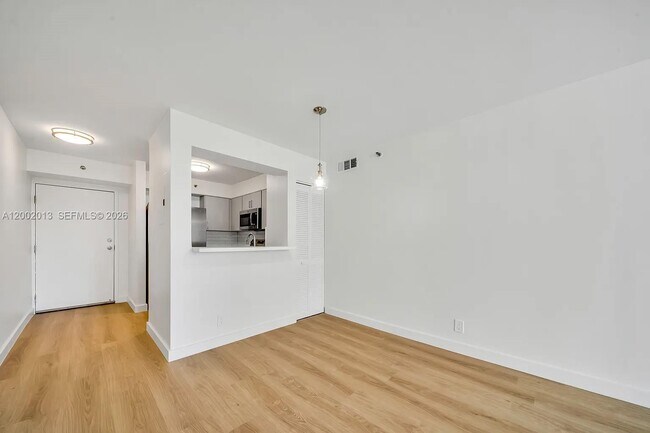 Foto del edificio - 501 SW 1st St