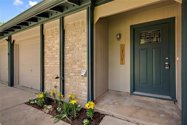 Building Photo - 6101 Greentree Ln