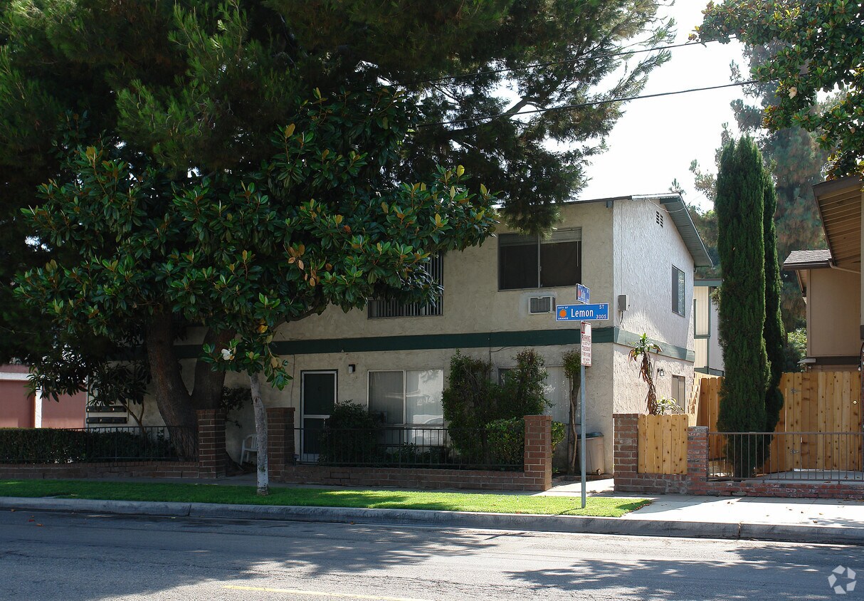 Primary Photo - 335 S Lemon St
