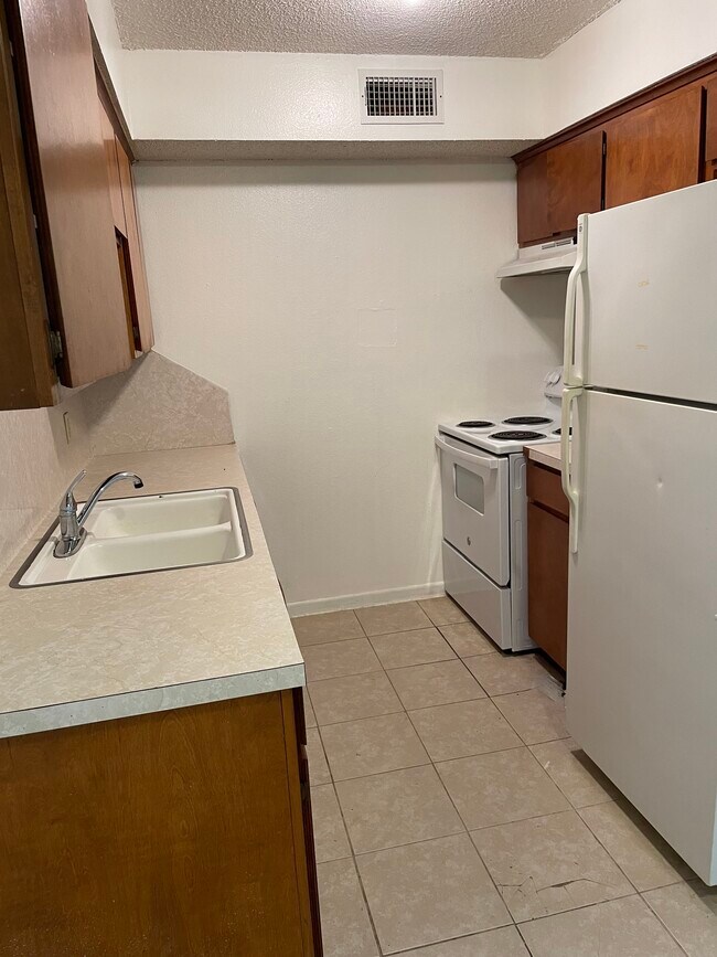 Kitchen - 8137 FM 141