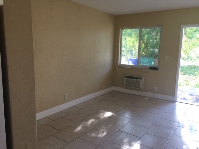 Foto del edificio - 2871 NW 12th Ct