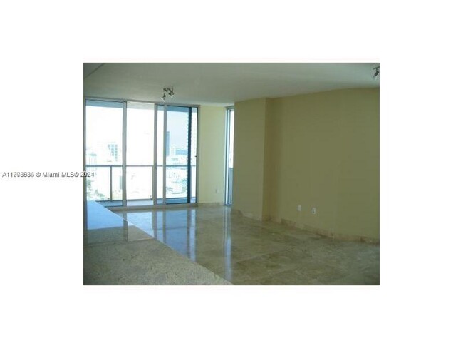 Foto del edificio - 185 SW 7th St