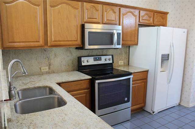 Building Photo - 2118 Foxglove Ct