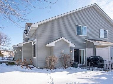 Building Photo - 2561 Yellowstone Dr