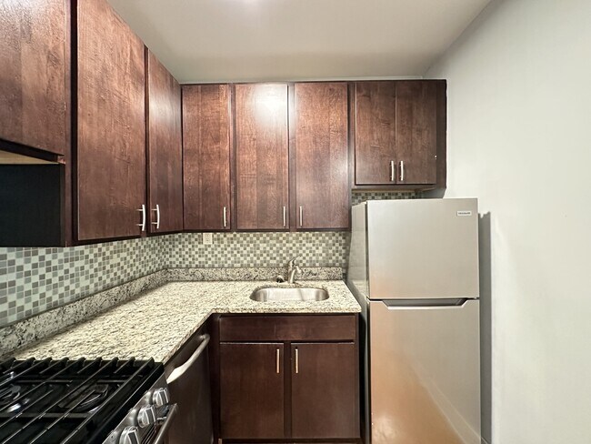 Foto del edificio - 4530 N Damen Ave