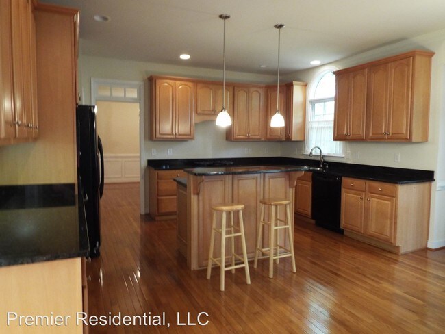 Building Photo - 5017 Sadler Place Ter