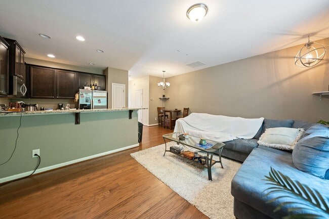 Photo - 3bed/2.5 bath Townhouse Near NCCU & Southpoint Mall!