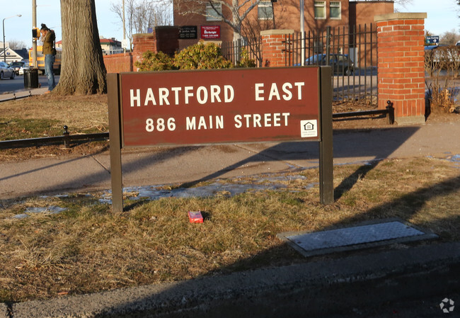 Foto del edificio - Hartford East Apartments