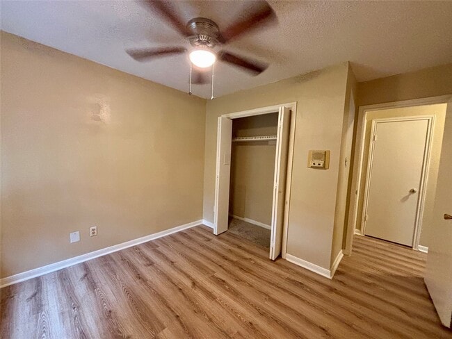 Foto del edificio - 8712 Wilcrest Dr