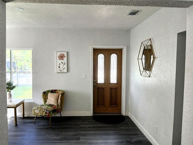 Foto del edificio - 510 NW 47th St