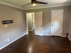 Building Photo - 10140 Creekmere Cir