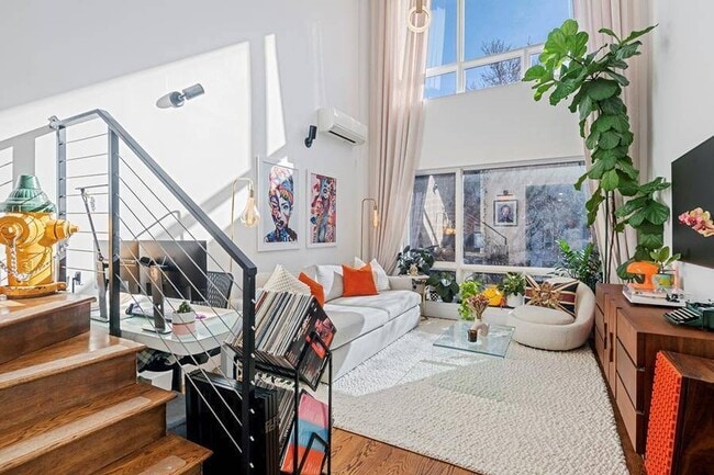 Photo - 299 Van Buren St Apartment