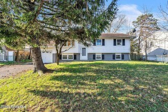 Building Photo - 1575 Deer Hollow Dr