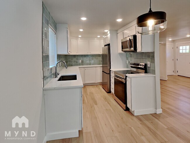 Foto del edificio - 4729 Delridge Wy SW