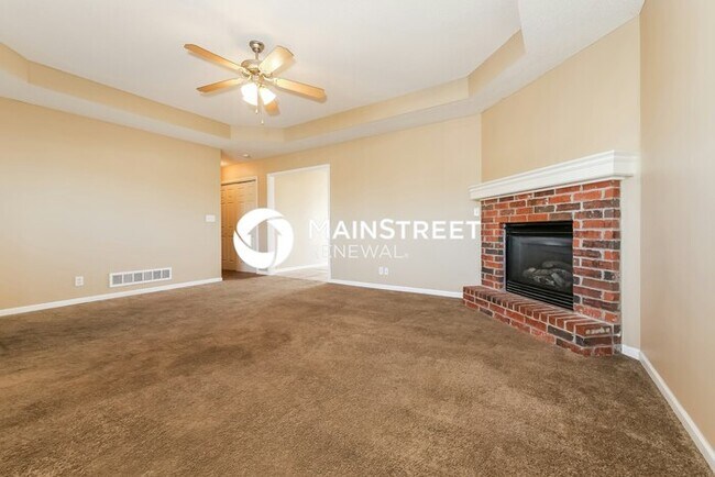 Building Photo - 3 Bedroom Pet-Friendly Home in Raymore, MO with Main Street Renewal