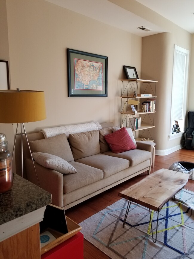 Living room - 1745 Kilbourne Pl NW