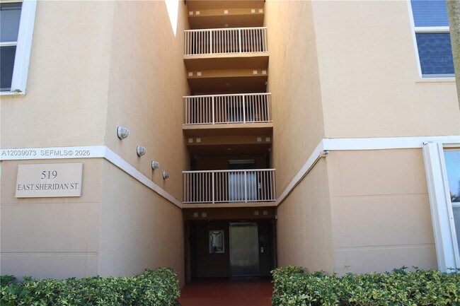 Foto del edificio - 519 E Sheridan St