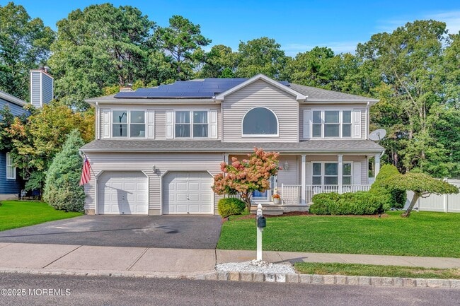 Foto del edificio - Spacious 4BR Colonial with Garage & Pool