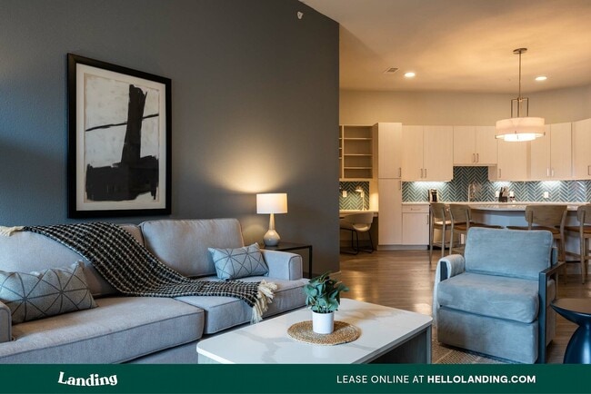 Building Photo - 1614 E 6th St