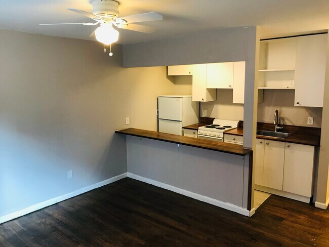 Foto del edificio - 2116 Kemper Ln