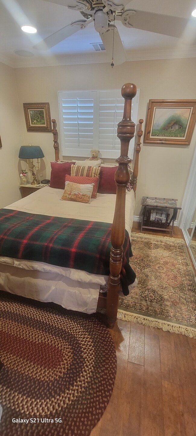 Bedroom separate Double bed - 2141 Westminster Dr