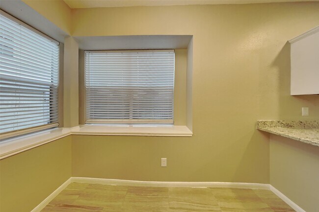 Foto del edificio - 16411 Willingham Way