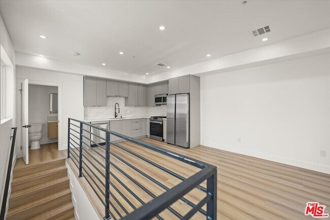Foto del edificio - 910 N Hudson Ave